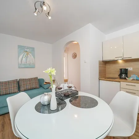 A2b By Interhome * Vodice